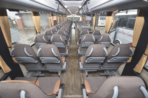 fairline-executive-coach-3A12F4F70-21EC-F422-8DF1-65E2B0447172.jpg